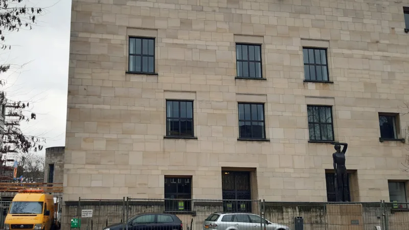 Onderzoek bouwkundige staat raadhuis Heerlen.